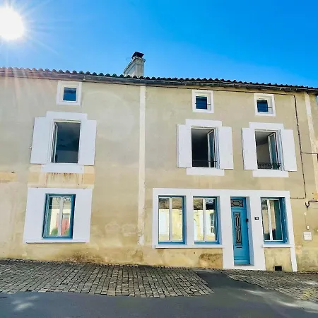 Сasa de vacaciones La Carrée Des Amis Lusignan